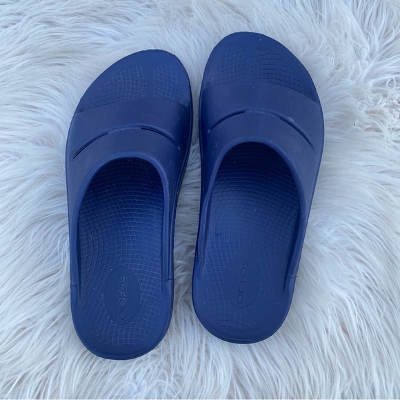 Oofos Navy Slide Sandals womens 9 - Picture 3 of 9
